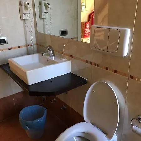 Отель The Edition
