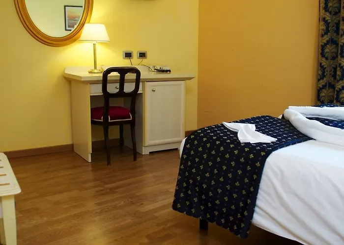 The Edition Отель 5*